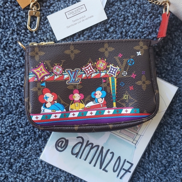 BRAND NEW Louis Vuitton Vivienne Mini Pochette - Picture 2 of 9